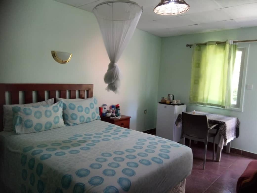 Gloria'S Bed And Breakfast Livingstone Exterior photo