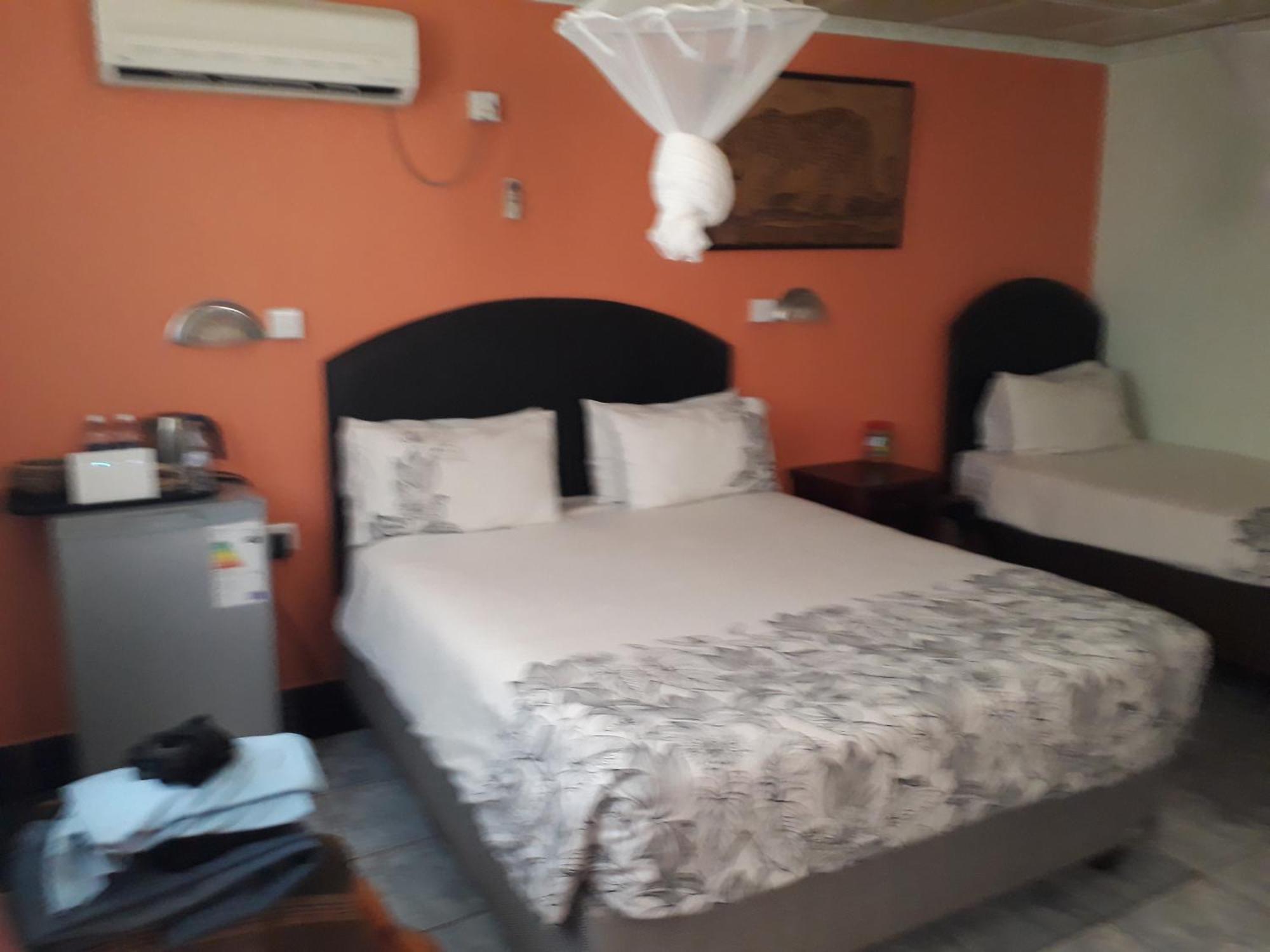 Gloria'S Bed And Breakfast Livingstone Exterior photo