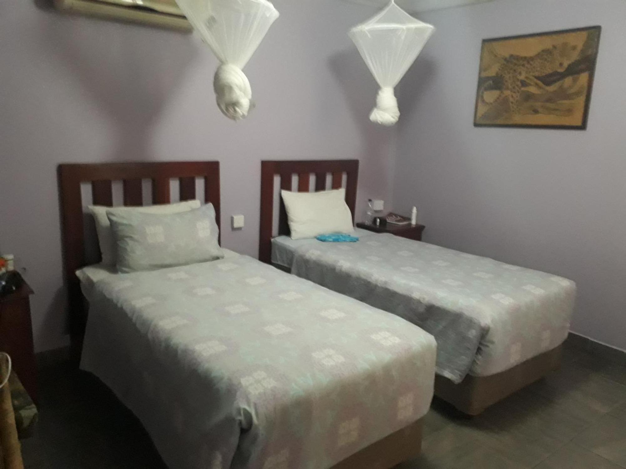 Gloria'S Bed And Breakfast Livingstone Exterior photo
