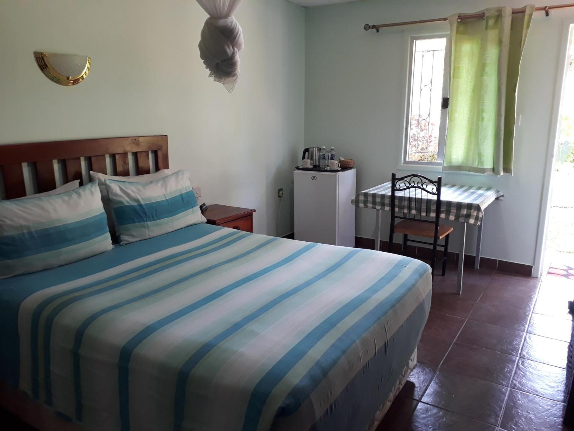Gloria'S Bed And Breakfast Livingstone Exterior photo