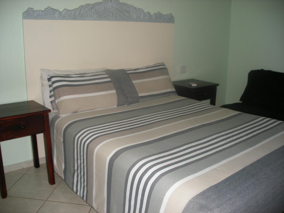Gloria'S Bed And Breakfast Livingstone Exterior photo