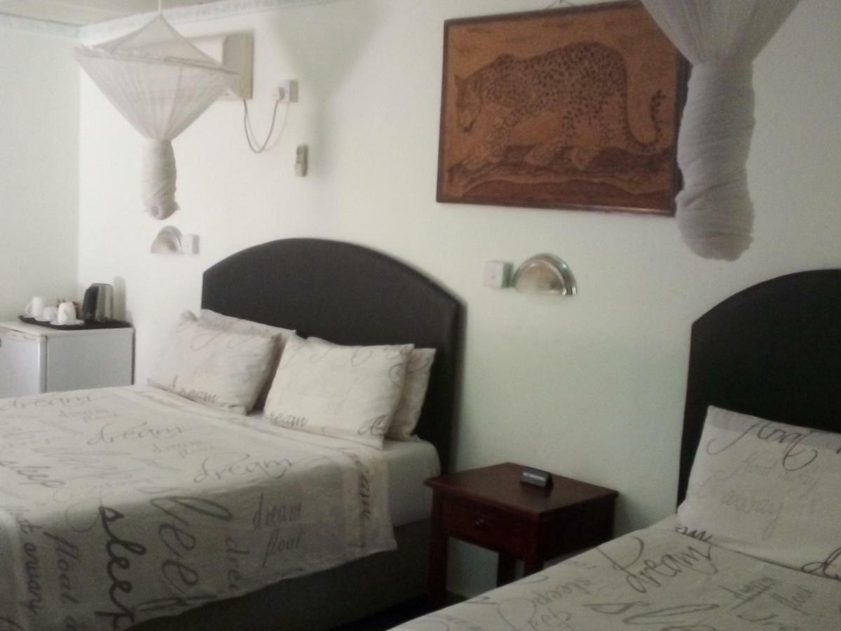 Gloria'S Bed And Breakfast Livingstone Exterior photo
