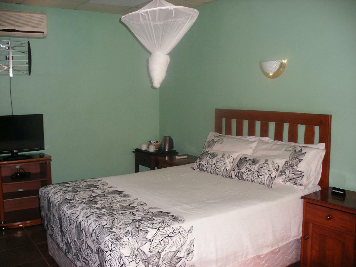 Gloria'S Bed And Breakfast Livingstone Exterior photo