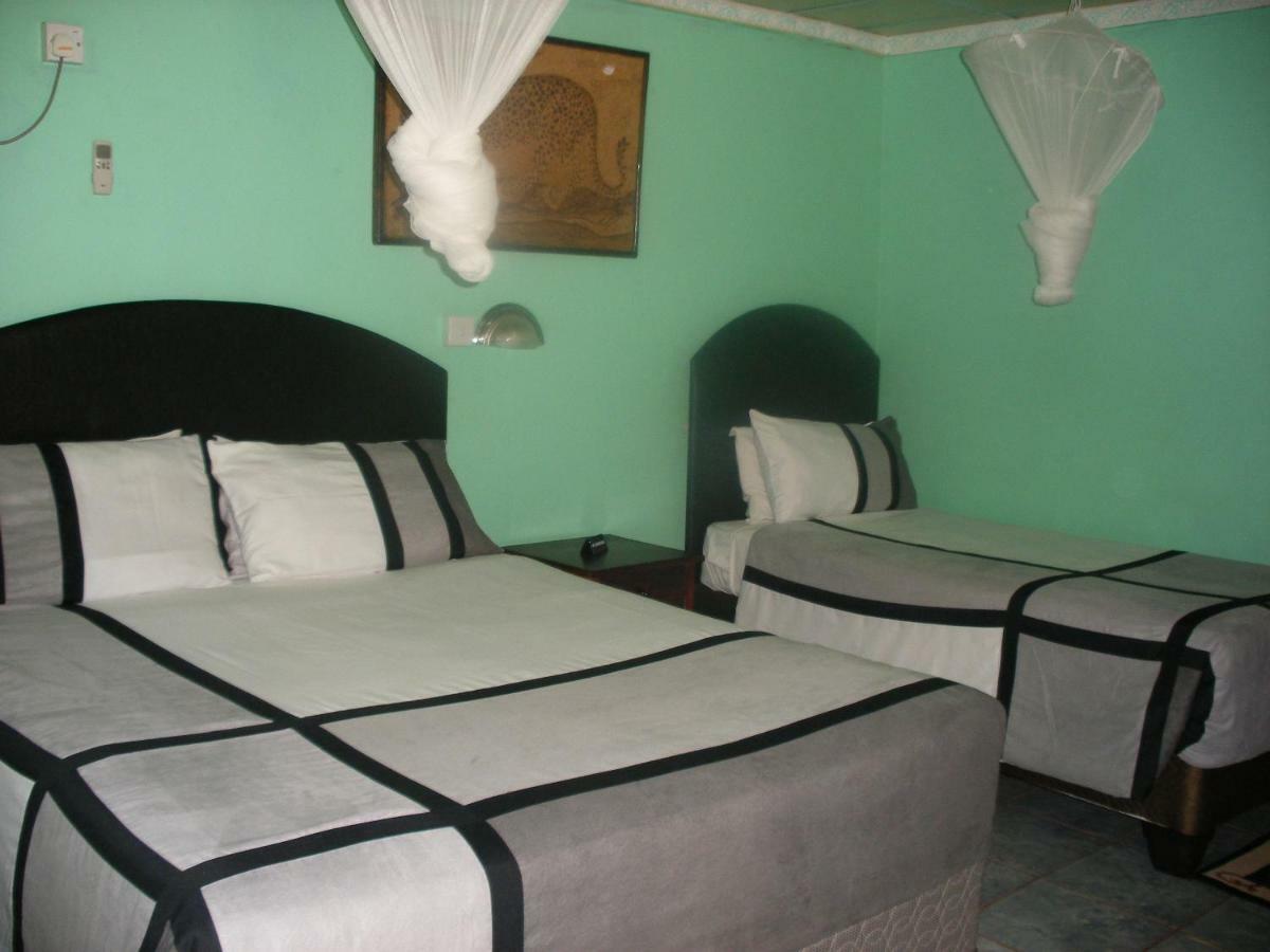 Gloria'S Bed And Breakfast Livingstone Exterior photo