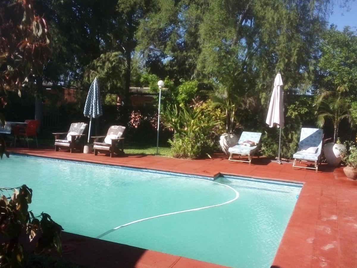 Gloria'S Bed And Breakfast Livingstone Exterior photo