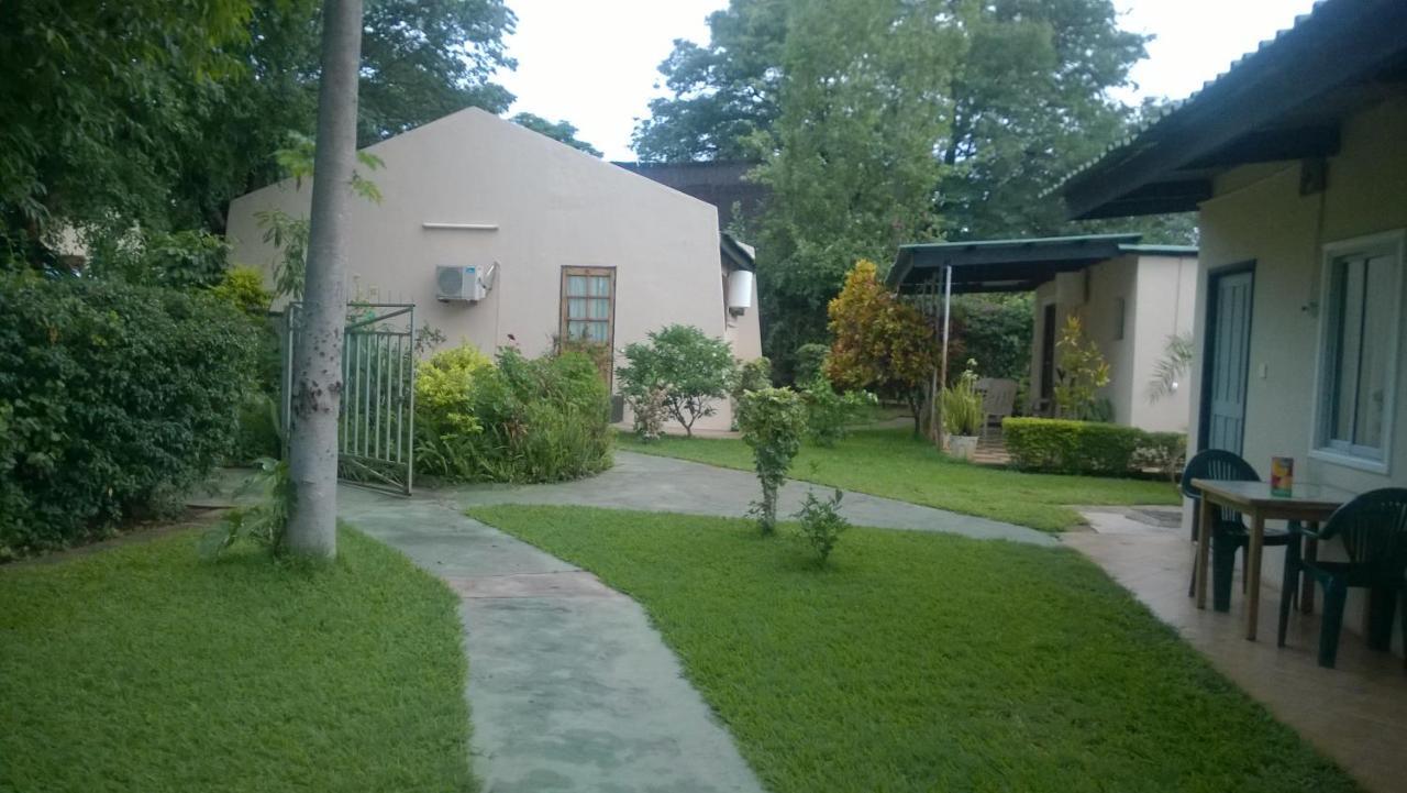 Gloria'S Bed And Breakfast Livingstone Exterior photo